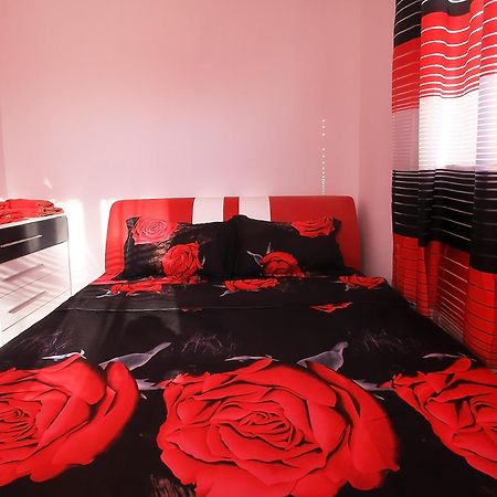 Private Apartment With Parking And Pool Balchik Bagian luar foto