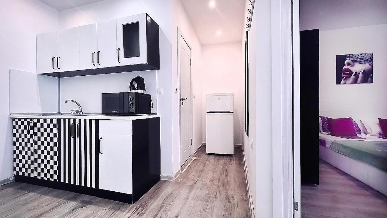 Private Apartment With Parking And Pool Balchik Bagian luar foto