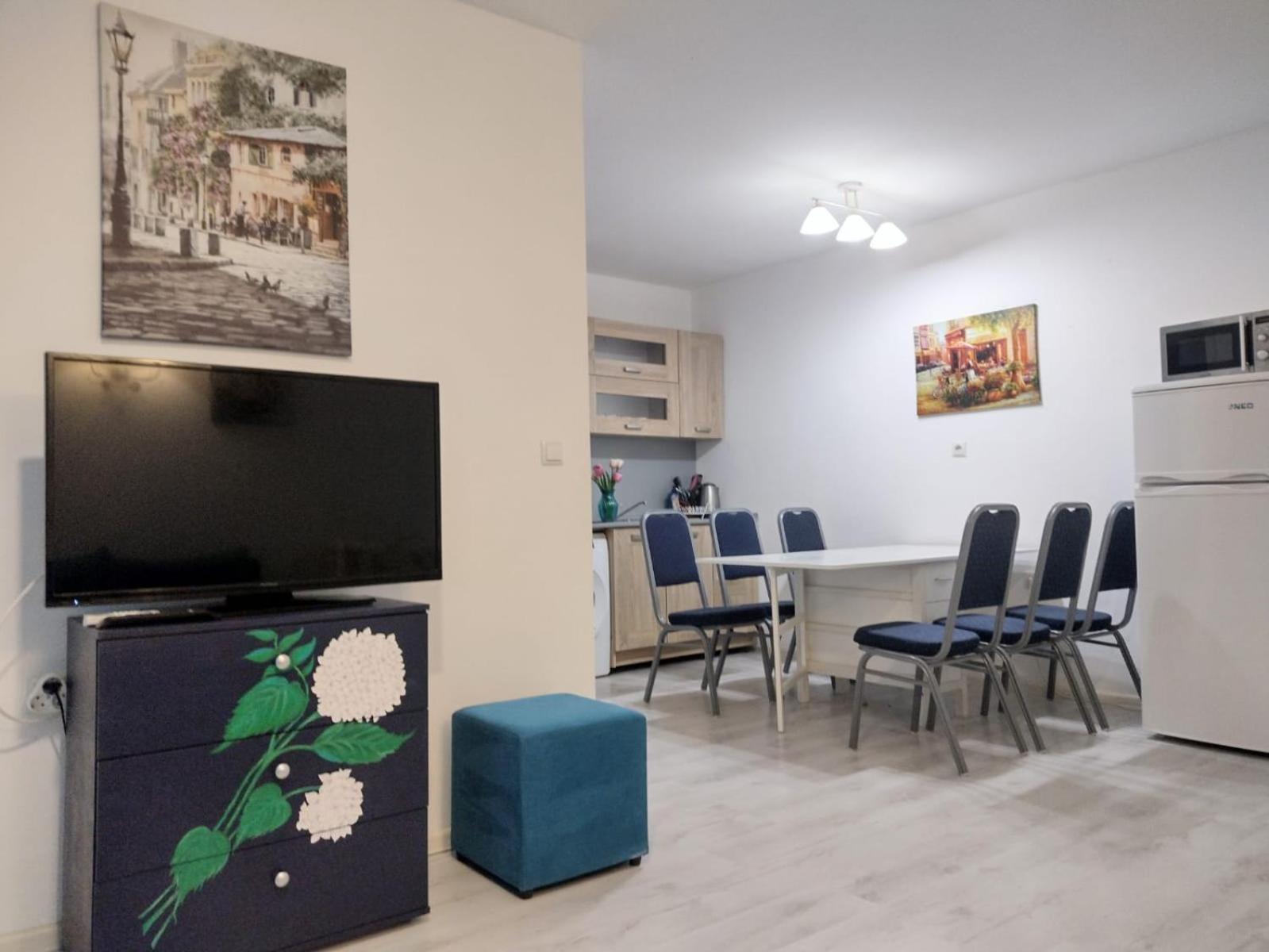Private Apartment With Parking And Pool Balchik Bagian luar foto
