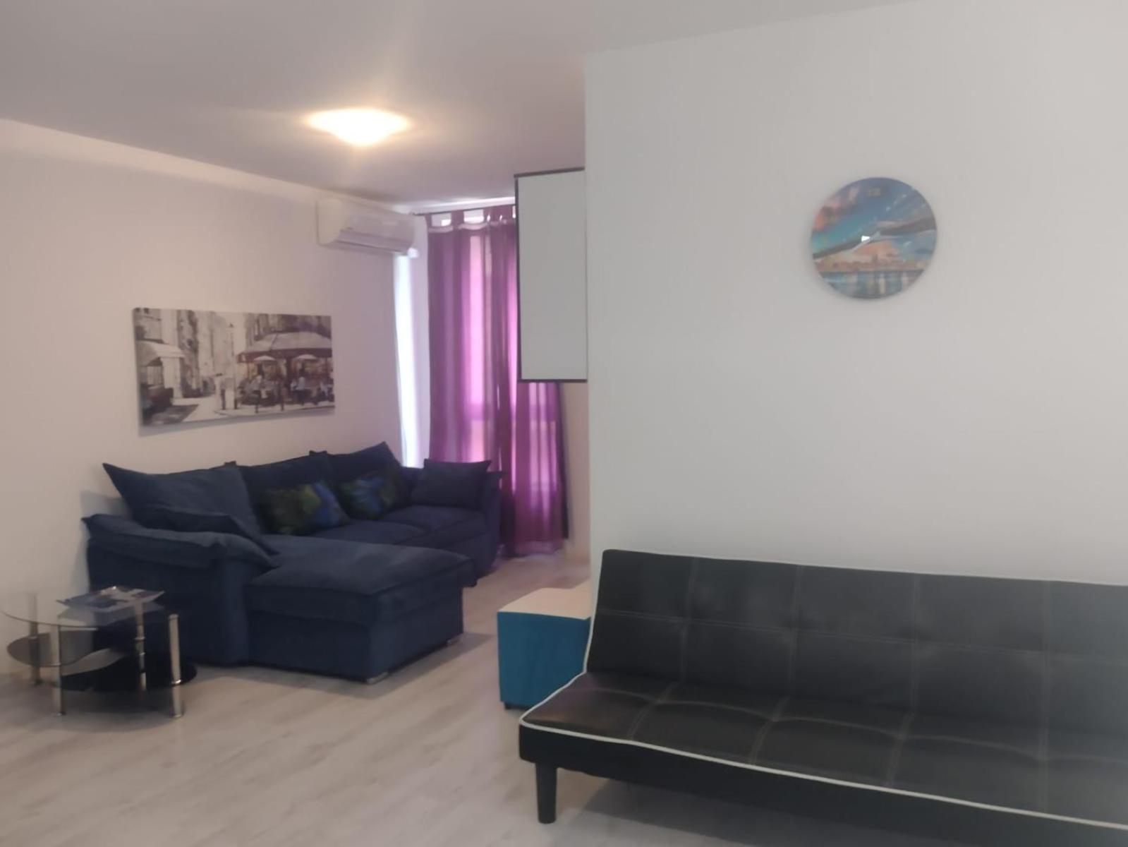 Private Apartment With Parking And Pool Balchik Bagian luar foto