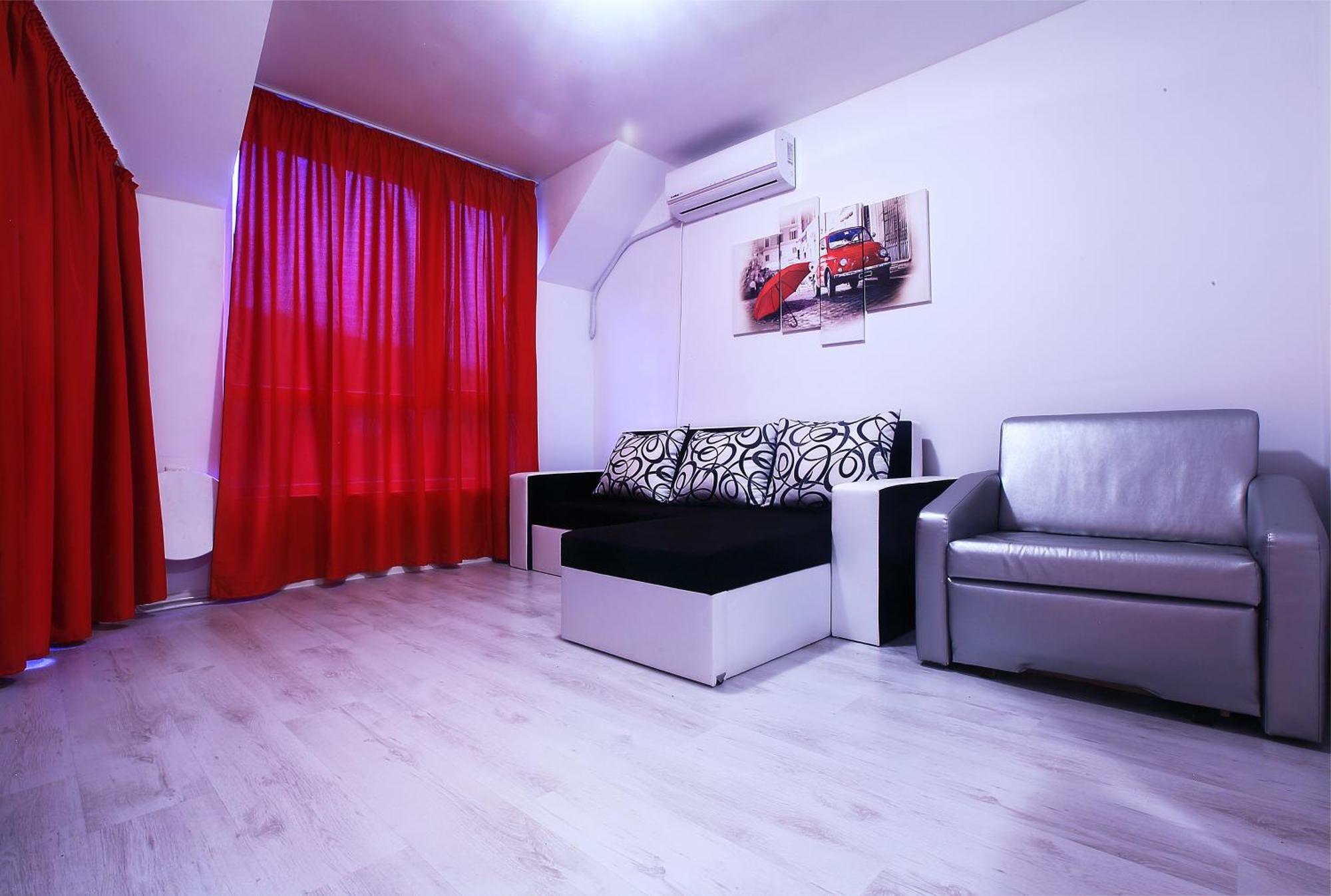 Private Apartment With Parking And Pool Balchik Bagian luar foto
