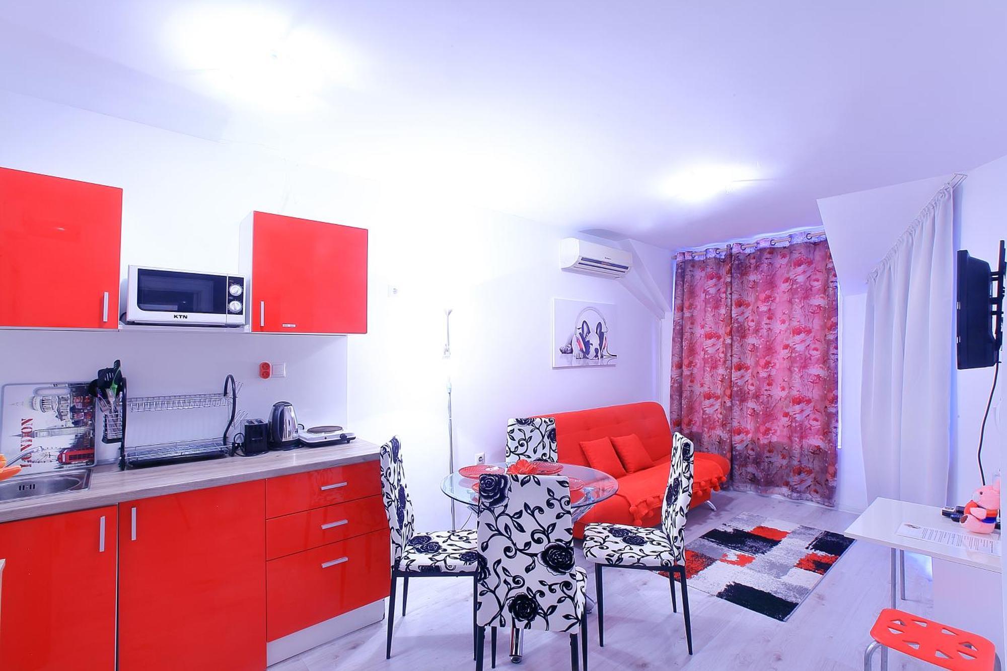 Private Apartment With Parking And Pool Balchik Bagian luar foto