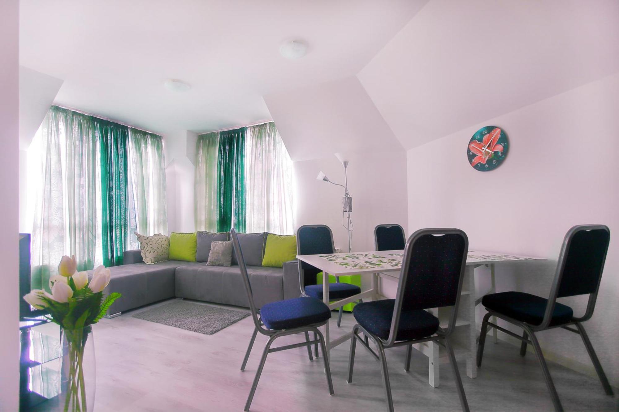 Private Apartment With Parking And Pool Balchik Bagian luar foto