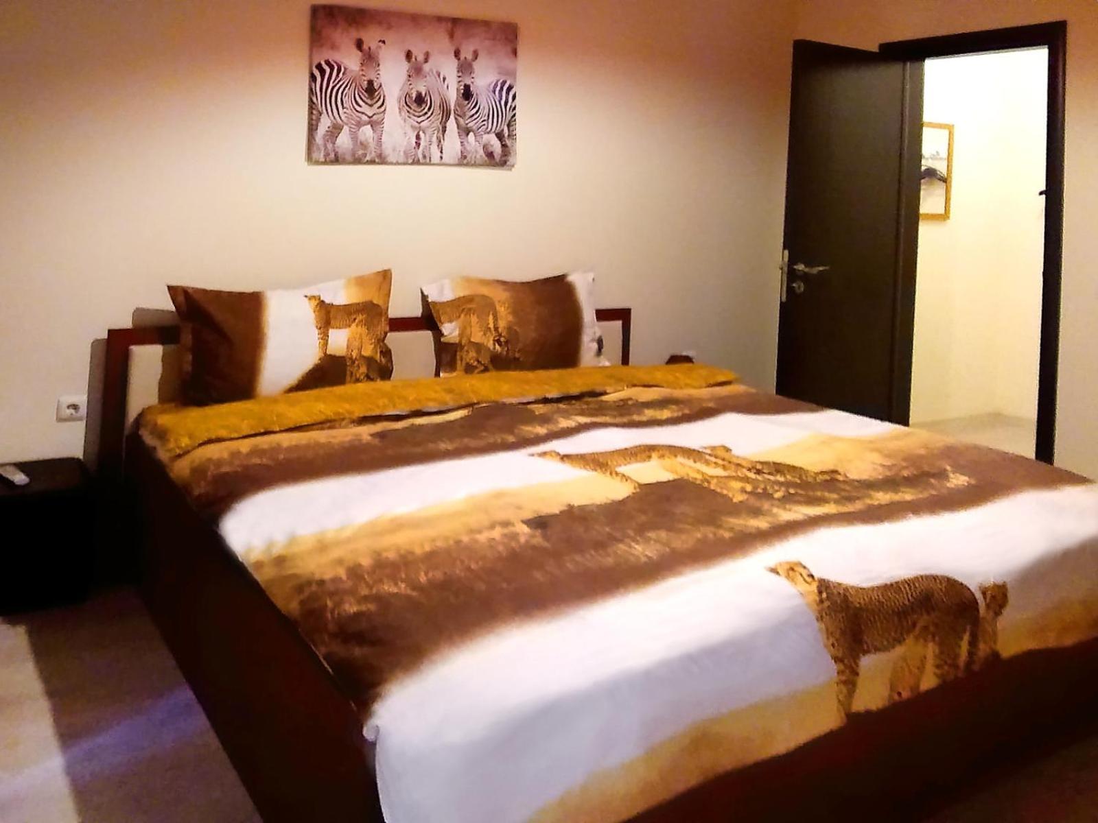 Private Apartment With Parking And Pool Balchik Bagian luar foto