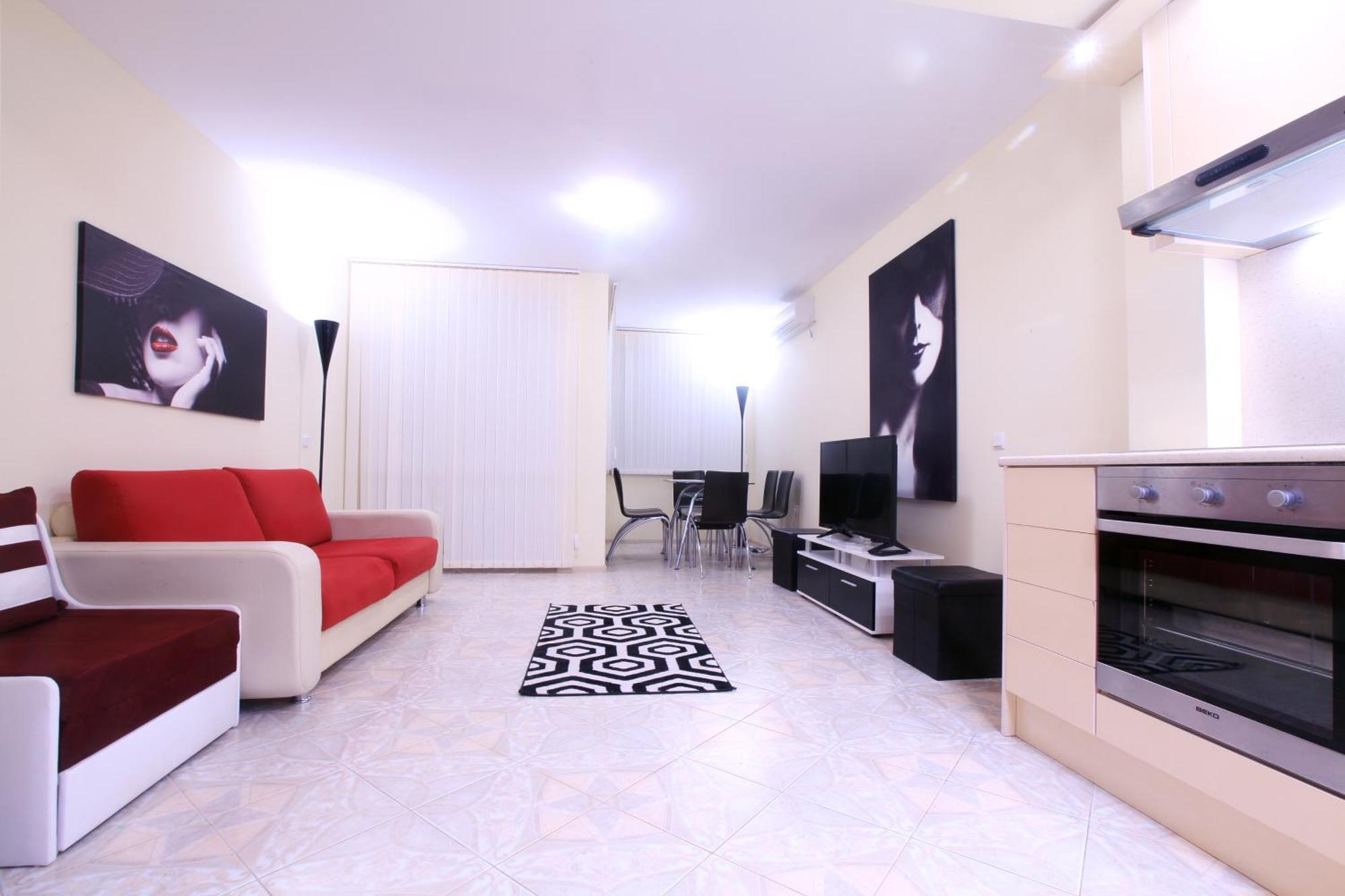 Private Apartment With Parking And Pool Balchik Bagian luar foto