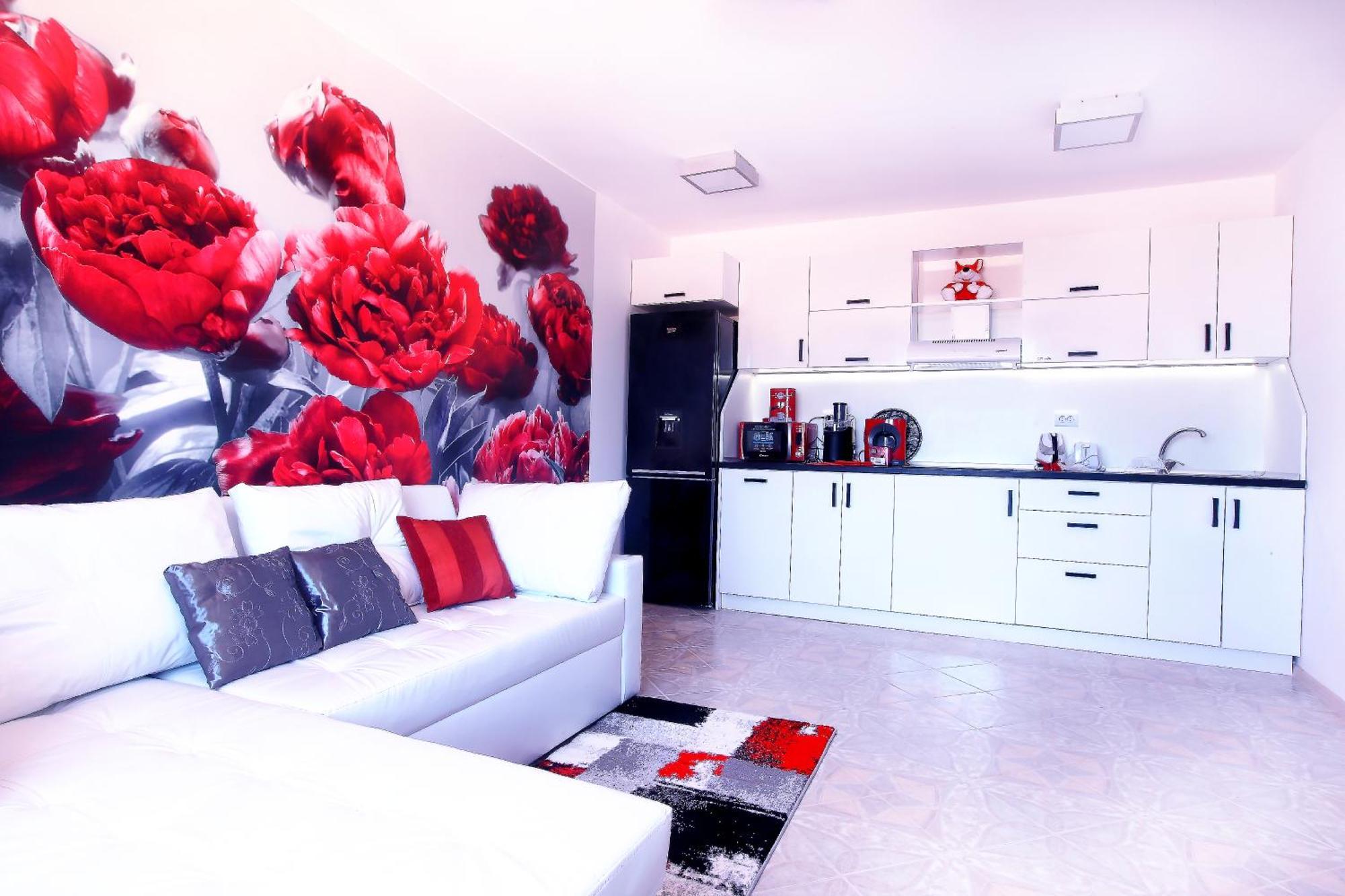 Private Apartment With Parking And Pool Balchik Bagian luar foto
