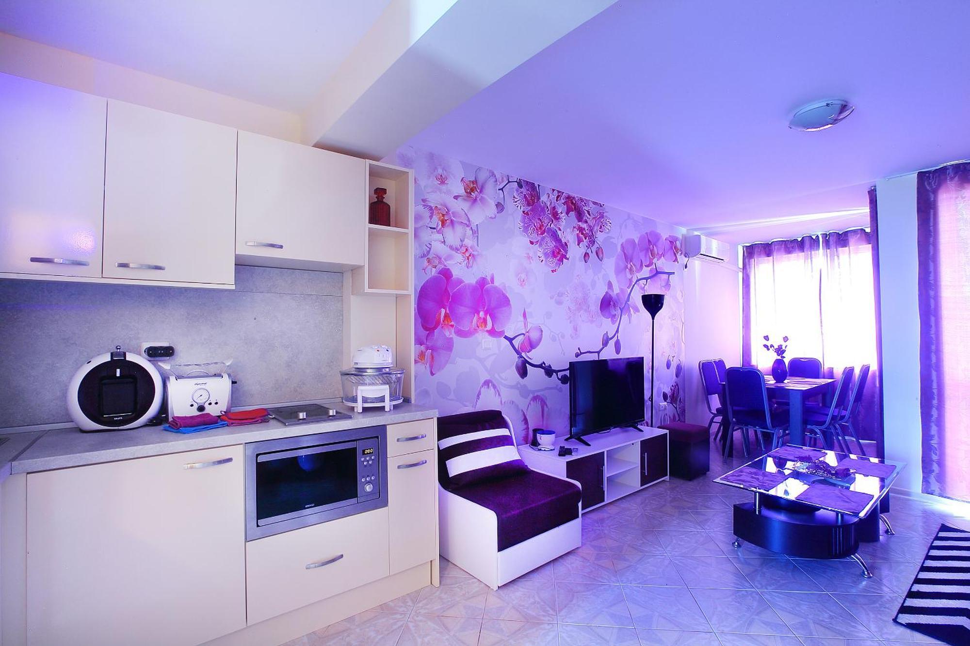 Private Apartment With Parking And Pool Balchik Bagian luar foto