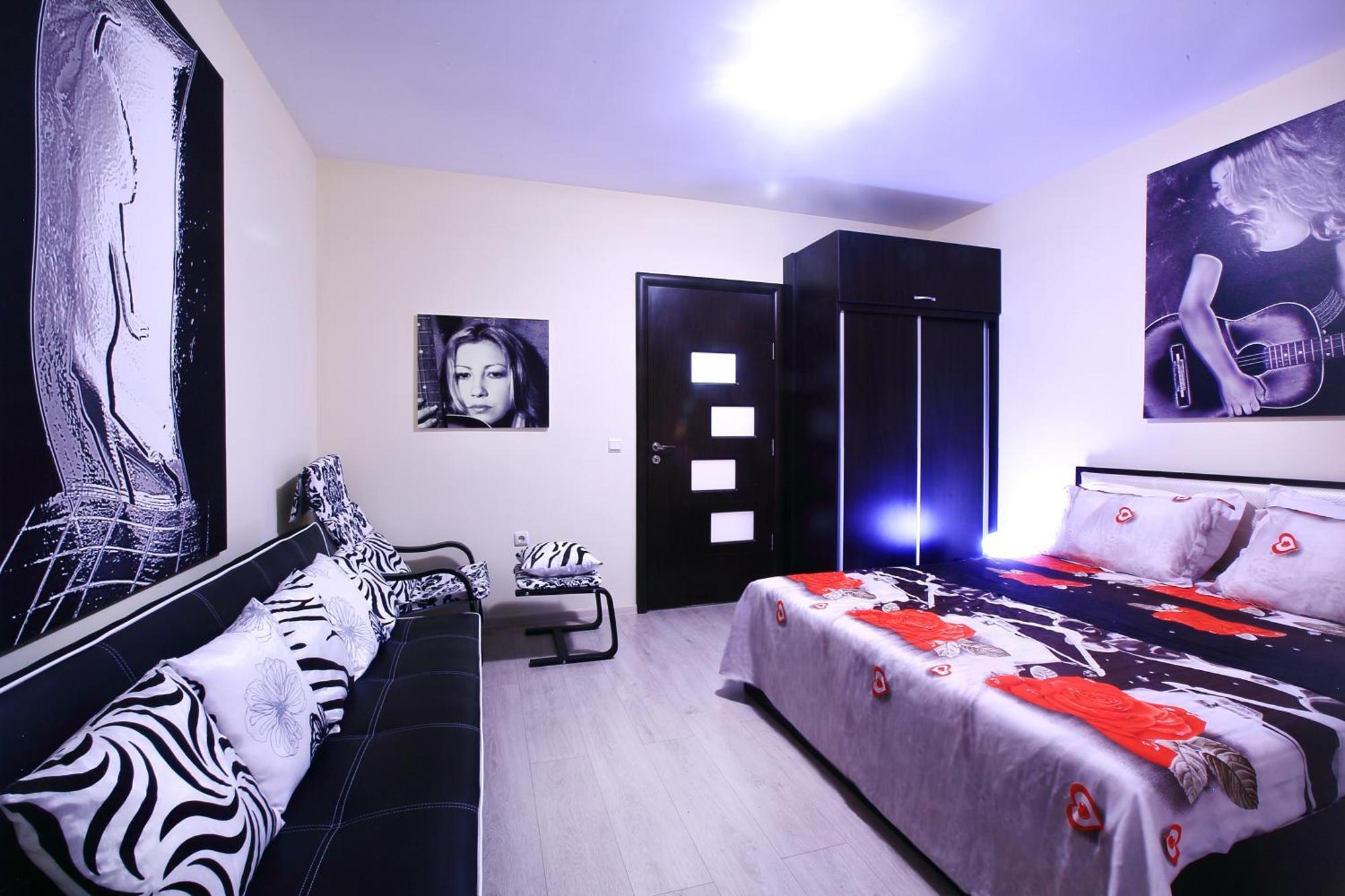 Private Apartment With Parking And Pool Balchik Bagian luar foto