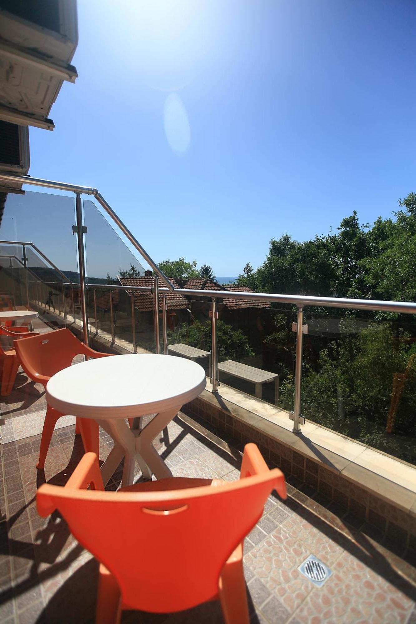 Private Apartment With Parking And Pool Balchik Bagian luar foto