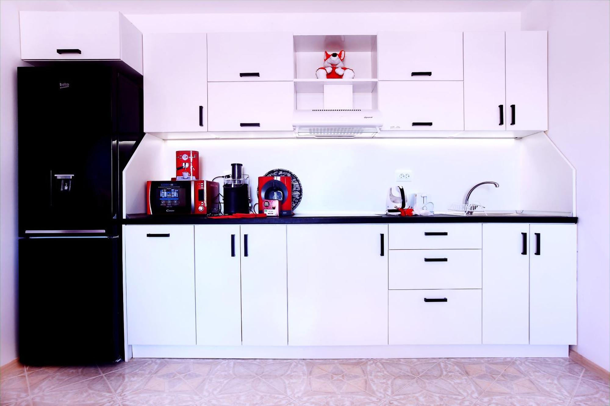 Private Apartment With Parking And Pool Balchik Bagian luar foto