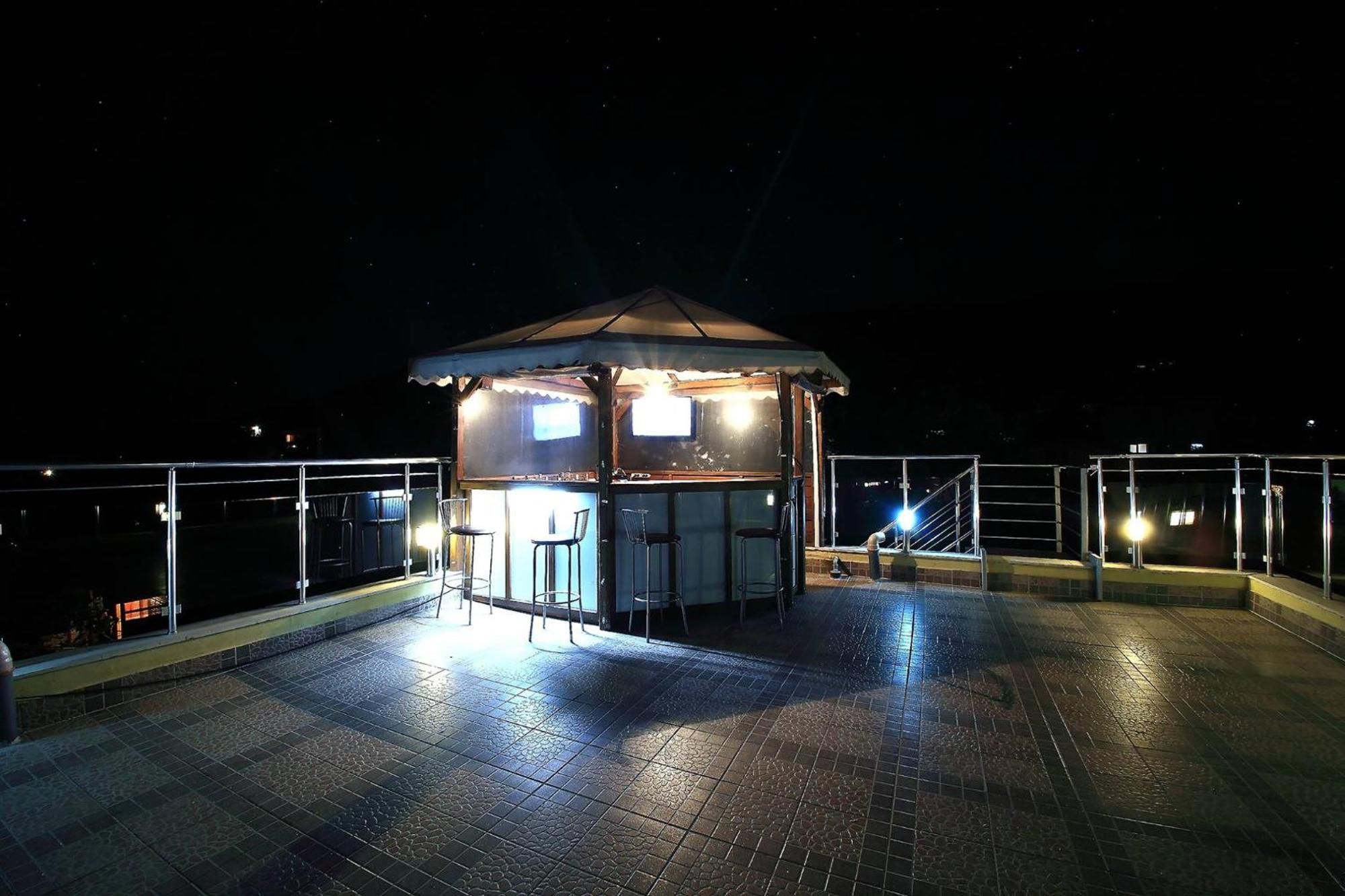 Private Apartment With Parking And Pool Balchik Bagian luar foto