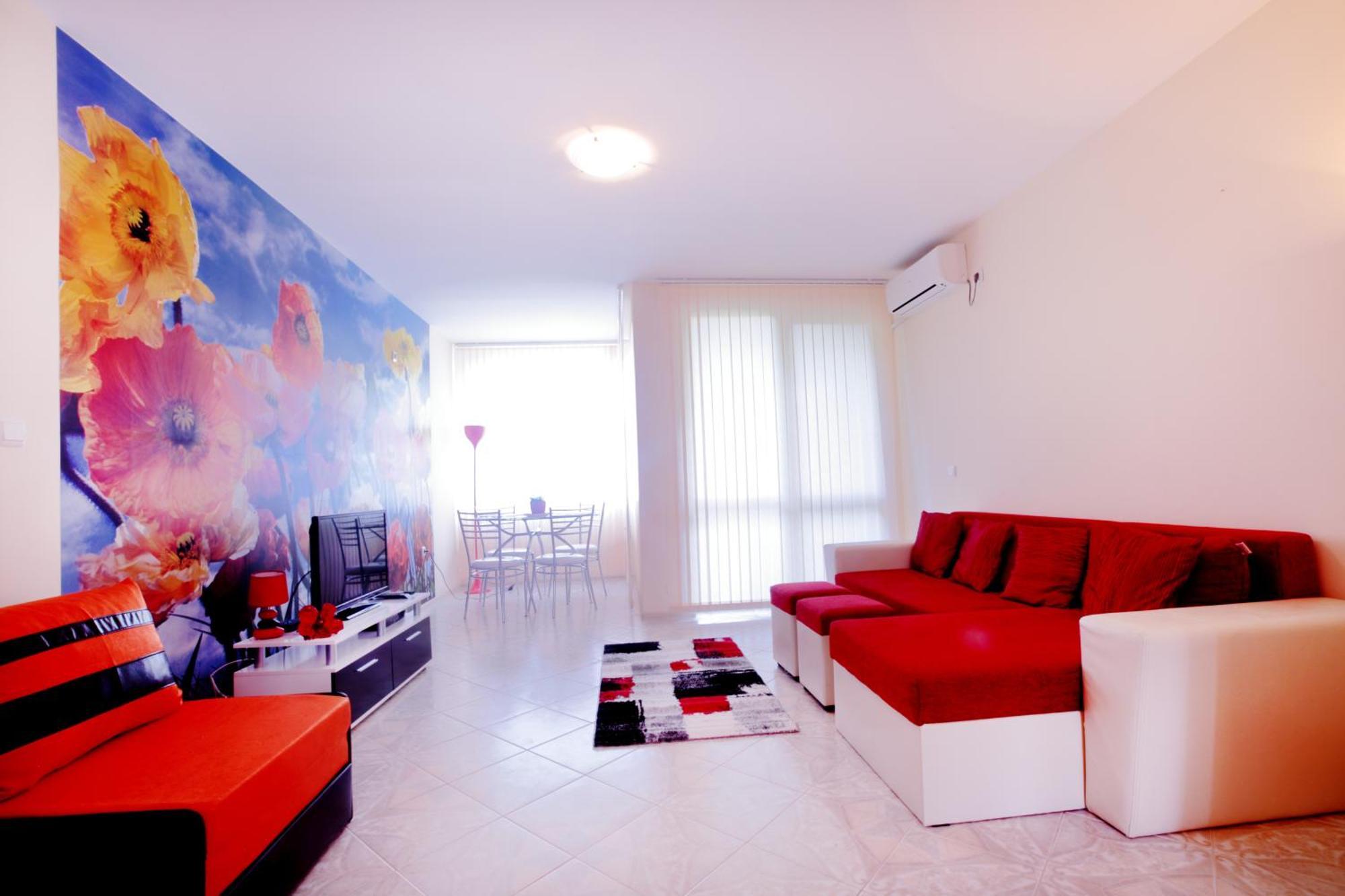 Private Apartment With Parking And Pool Balchik Bagian luar foto